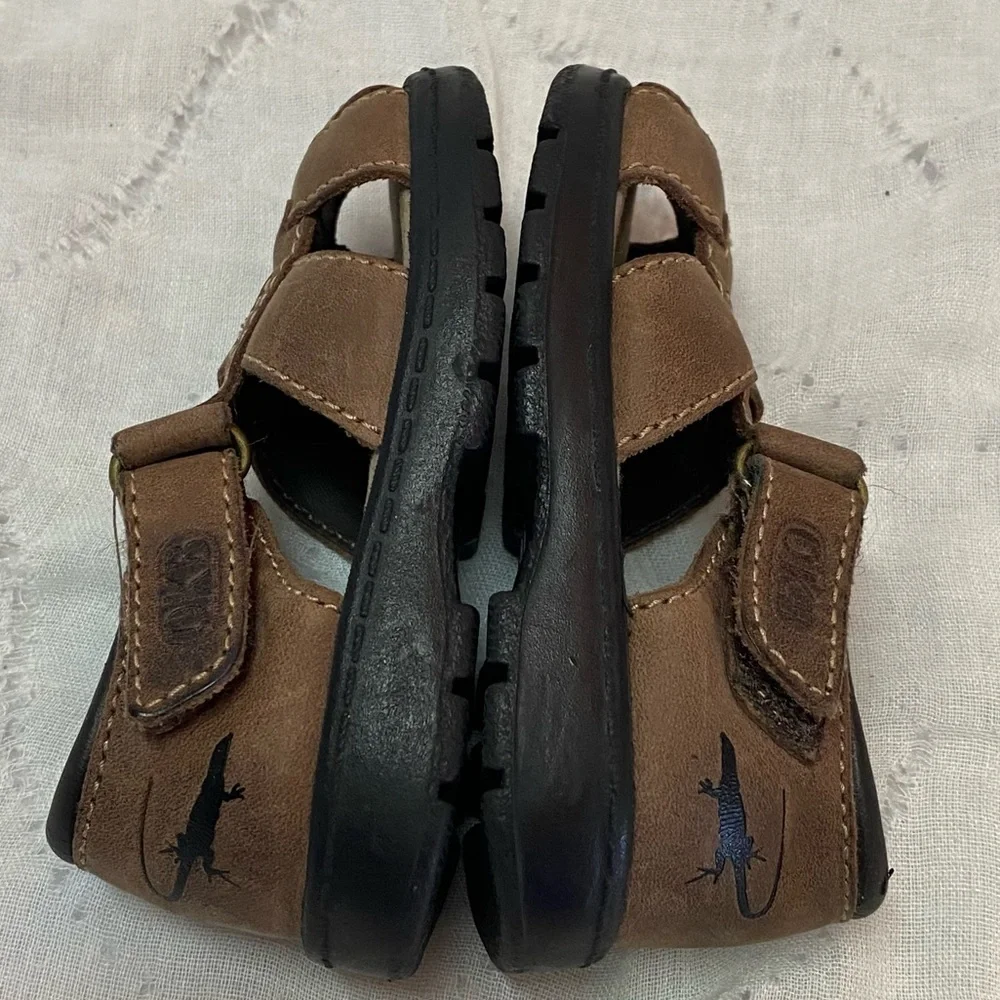 OshKosh‎ Shoes Boys Size 3M Sandal’s Brown Velcro